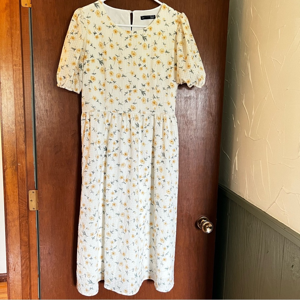 Women’s Floral Midi Dress size Large